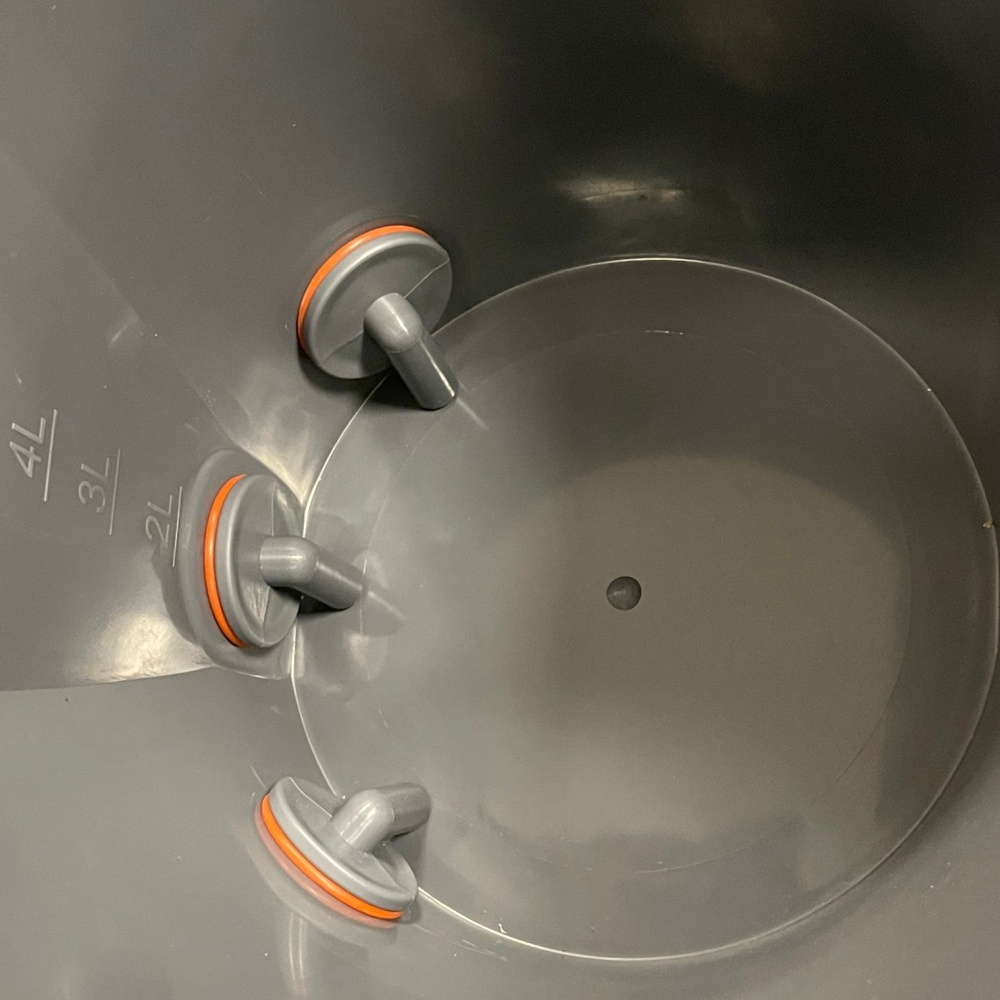 Krmné vědro pro jehňata a kůzlata 3 dudlíky, 8 l