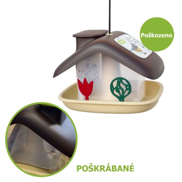 Hnědé plastové krmítko chalupa ideální pro pozorování venkovního ptactva.