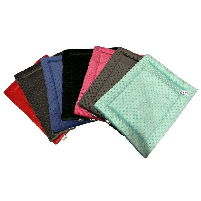 pelíšek pro psy Podložka Minky JUKO M s obrázkem kostičky v různých barvách